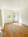 Foto - Renovierte 1-Zimmer-Wohnung im 2. OG mit Balkon – nur mit WBS