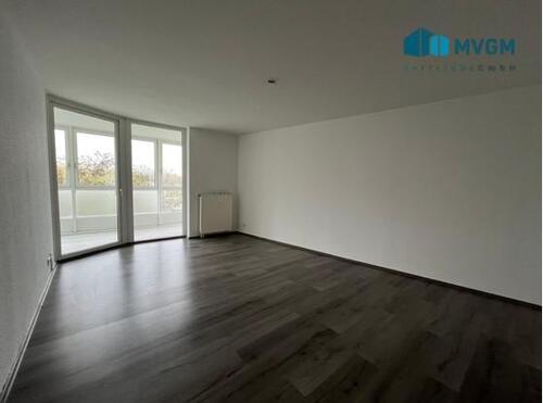 Foto - Geräumige 3 Zimmer Wohnung mit Wintergarten!