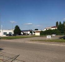 PRODUKTION | LAGER | BÜROS | gepflegte vielseitige Gewerbehalle auf großem Grundstück - Großaitingen