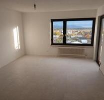 Helle 2-Zim.-Wohnung mit EBK und Balkon in Griesheim