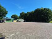 Foto - Ca. 1.500 m² gepflasterte Freifläche im Gewerbegebiet