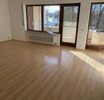 Sehr schöne und helle 3-Zimmer-Wohnung mit Balkon, neuem Bad ... - Biberach an der Riß