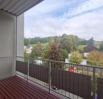 GÜNSTIGE Singlewohnung mit EINBAUKÜCHE, Balkon und PKW-Stellplatz zu vermieten! - Kirchberg