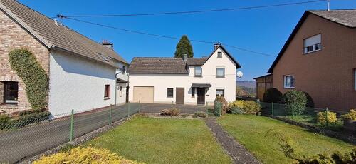 Foto - Idyllisches Einfamilienhaus mit Garage und Keller zu verkaufen