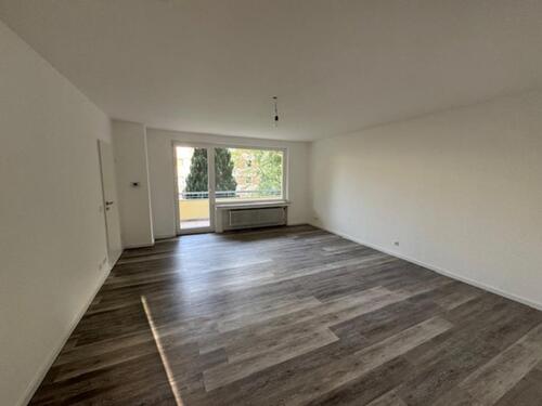 Foto - 3 Zimmer, Küche, Diele Bad, Gäste- WC, Balkon Johannstraße