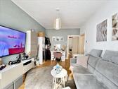 Foto - Wunderschöne 2-Zimmer-Wohnung mit großem Balkon in ruhiger Straße