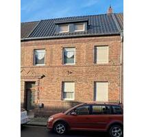 Renditestarkes Mehrfamilienhaus (3 WE) mit Garten in Grevenbroich