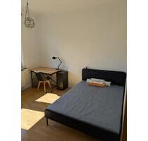 WG Zimmer in 3er WG nähe Zentrum Porsche Bosch - Stuttgart Zuffenhausen