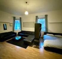 Großes WG Zimmer am Feuersee - 745,00&nbsp;EUR Kaltmiete, ca.&nbsp; 130,00&nbsp;m&sup2; in Stuttgart (PLZ: 70178) Stuttgart-Süd