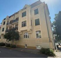 Charmante Altbauwohnung: 2 Zimmer mit Balkon, Einbauküche,Parkett - Leipzig Altwest