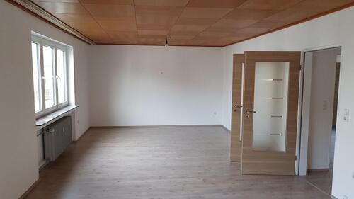 Foto - 5-Zimmer-Wohnung in Diespeck - 975,00 EUR Kaltmiete,