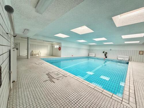 Foto - Schöne und helle 3-Zimmerwohnung mit 2 Balkonen, Schwimmbad und Tiefgaragenplatz