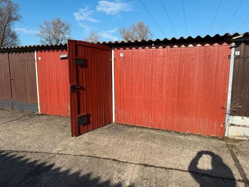 Foto - Doppelgarage ab sofort zu vermieten mit Strom! Schmarler Damm!