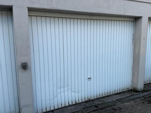 Foto - Tiefgaragenstellplatz in Homburg Stadt nahe Uniklinikum.
