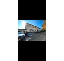 Charmante Doppelhaushälfte in bester Lage von Pirmasens