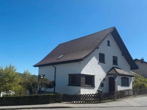 Foto - Freistehendes Einfamilienhaus mit Garten & Garage in Viechtach
