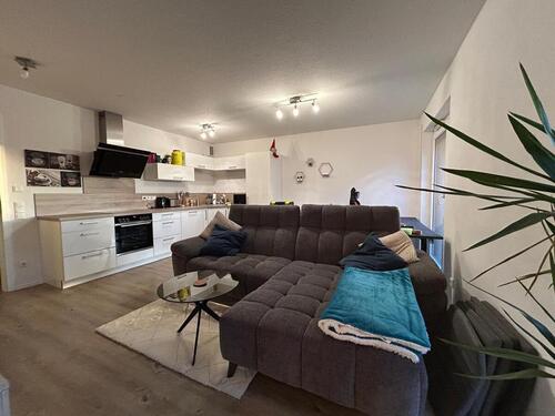 Foto - Modernes Wohnen am Langweider See – neuwertige 2-Zimmer-Wohnung mit Küche & West-Loggia