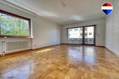 Foto - Hübsche 3-Zimmer-Wohnung mit großer Loggia, Balkon u. Tiefgaragenstellplatz