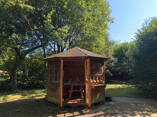 Foto - Traumhaus mit Nebengebäuden, großer Garten