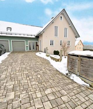 Foto - Einfamilienhaus mit Einliegerwohnung + PV-Anlage