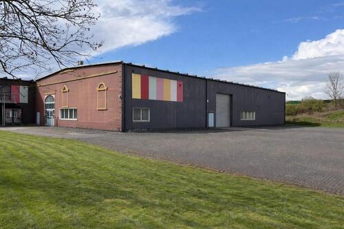 Foto - Moderne Lager-Logistikhalle mit Büro (1.800m², teilbar)