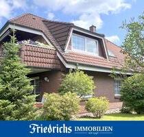 Renovierte 3-Zimmer-Dachgeschosswohnung mit Balkon in zentrumsnaher Lage in Bad Zwischenahn