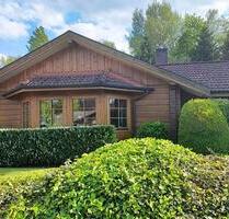 Charmanter Wellnesstraum aus Holz in idyllischer Lage - Büchen