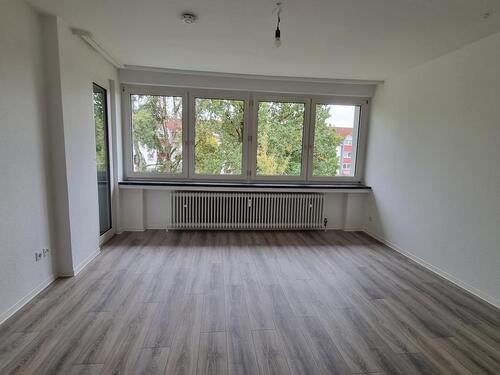 Foto - Frisch renovierte 2-Zimmer-Wohnung mit schönem Balkon zu vermieten