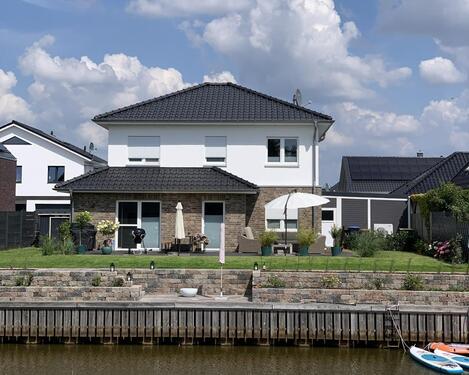 Foto - Modernes Einfamilienhaus am Kanal in der Nähe zum Spieksee