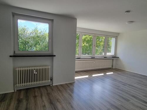 Foto - Helle 4-Zimmer-Wohnung mit Balkon, Einbauküche und toller Raumaufteilung!