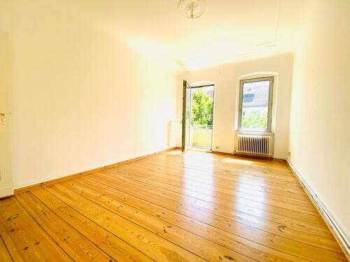 Foto - Bezugsfreie und helle Altbauwohnung - provisionsfrei