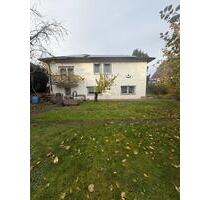 Bungalow - Haus mit Garage und Stellplätzen - Bruchsal