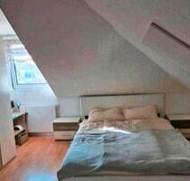 2-Zimmer Dachgeschosswohnung zum vermieten - Krefeld Dießem