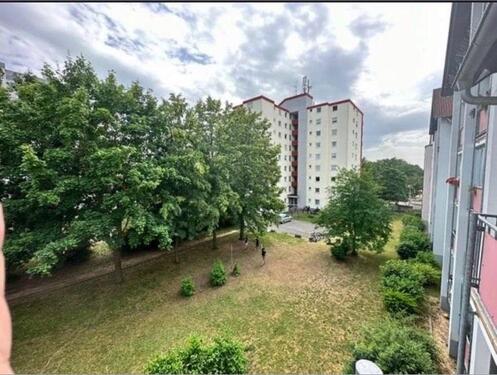 Foto - Gepflegte 3-Zimmer-Wohnung mit Balkon und 2 Tiefgragenstellpl.