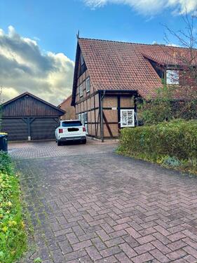 Foto - Doppelhaushälfte im Fachwerkstil mit Schwimmteich in SehndeIlten