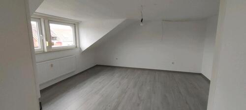 Foto - schöne, neu renovierte Dachgeschosswohnung zu vermieten