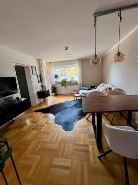 Foto - Provisionsfreie, frisch renovierte 1,5-Zimmer-Wohnung mit Balkon