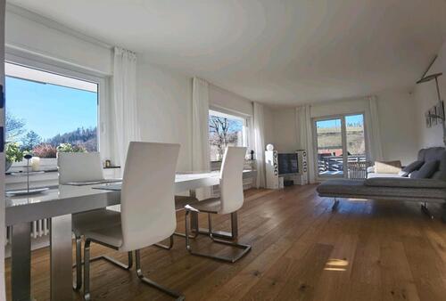 Foto - Hochwertig modernisierte Wohnung mit Hauscharakter, großem Garten