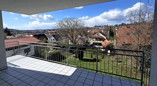 Foto - Hochwertig renovierte 4-Zi.-Wohnung mit 2 Balkonen