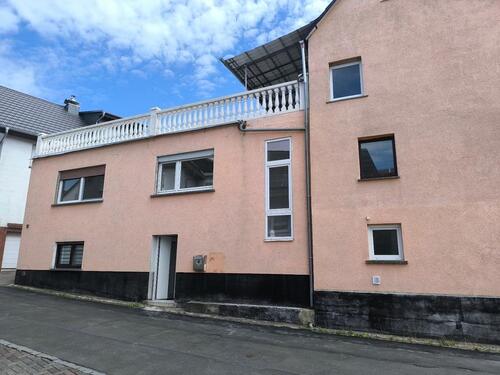 Foto - 8 Zimmer Haus mit ca. 180m² Wohnfläche in Rabenau 413m² Grundst.