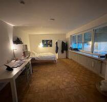 Sonniges WG-Zimmer mit Balkon | voll möbliert | sofort verfügbar - Stephanskirchen