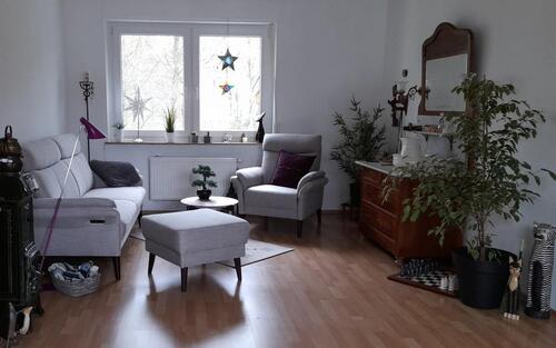 Foto - 3 Zimmer-Wohnung im OG u. DG: Hell, ruhig, geräumig, renoviert.