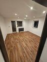 Foto - 2 Zimmer, riesen Balkon, Badezimmer mit Badewanne und Fenster