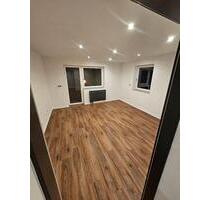 2 Zimmer, riesen Balkon, Badezimmer mit Badewanne und Fenster - Triftern
