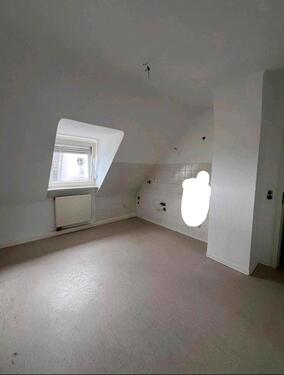 Foto - 3 ZKB, 70 qm, helle gut geschnittene DG Wohnung, Stadtnähe