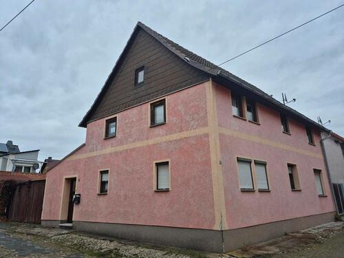 Foto - sanierungsbedürftiger 4-Seitenhof