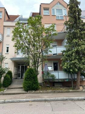 Foto - Gepflegte 1.5 Zi Wohnung mit Balkon und Keller Zentralliegend