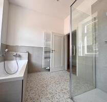 Erstbezug nach Sanierung: 2,5-Zimmer-Wohnung mit eigenem Hauseingang & Garten - Limbach-Oberfrohna