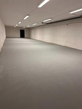 Foto - Lagerhalle mit Lastenaufzug - 660,00 EUR Kaltmiete,