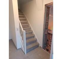 3,5 Zi Wohnung 123 m2 1. OG Balkon, Garten, 2 Stellplätze - Langenfeld (Rheinland)